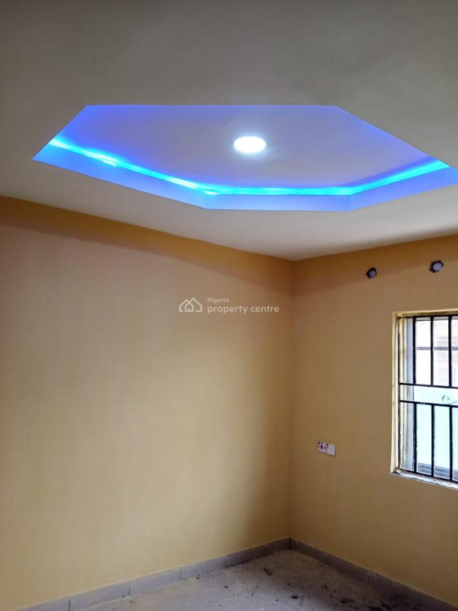 6 Rooms Office Building Directly Facing Major Road with a Hall, Facing Sango Eleyele Road, Eleyele, Ibadan, Oyo, Office Space for Sale