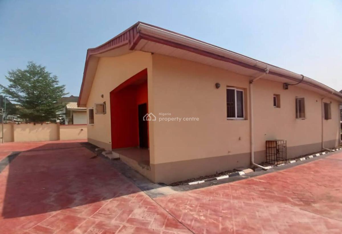 6 Rooms Office Building Directly Facing Major Road with a Hall, Facing Sango Eleyele Road, Eleyele, Ibadan, Oyo, Office Space for Sale