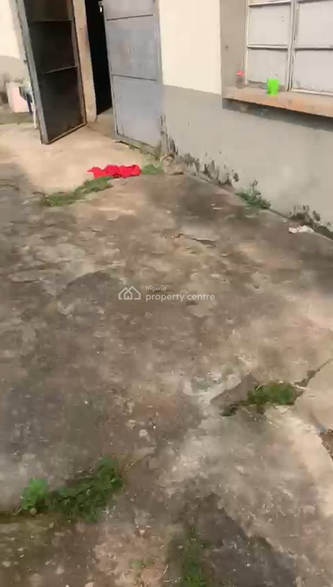 Corner Piece Warehouse on 545sqm Land, Obanikoro Street Off Ikorodu Road, Obanikoro, Shomolu, Lagos, Warehouse for Sale