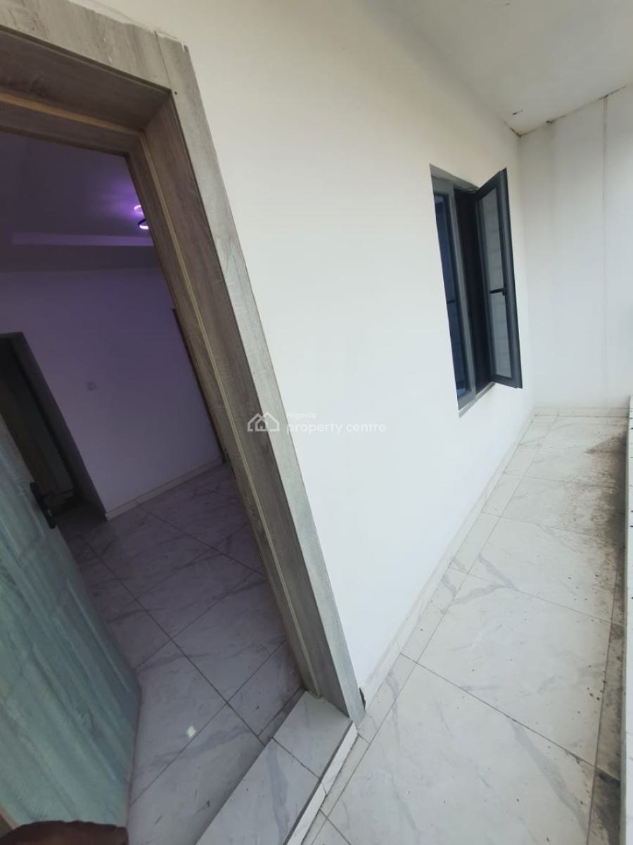 Spacious Standard 3 Bedroom Flat, Ilasan, Lekki, Lagos, Flat / Apartment for Rent