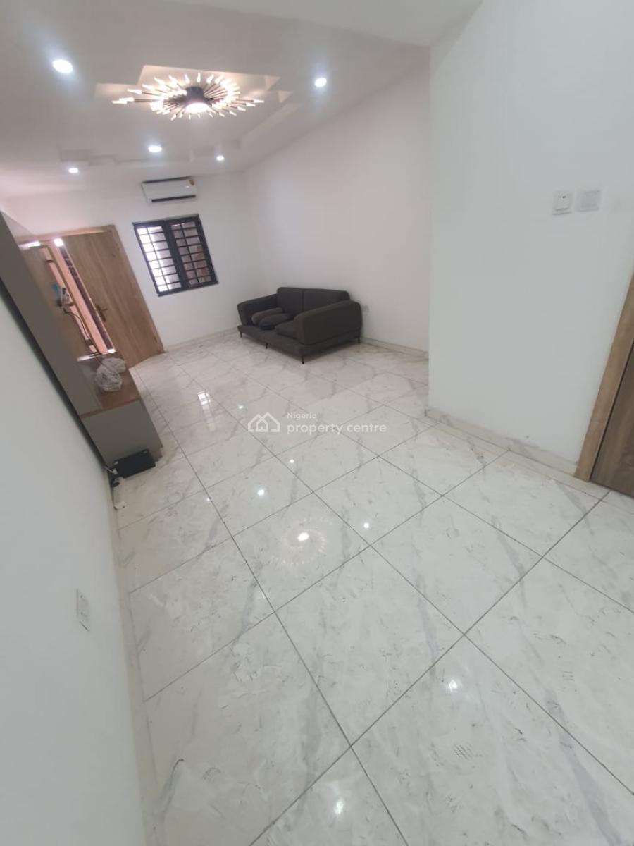 Spacious Standard 3 Bedroom Flat, Ilasan, Lekki, Lagos, Flat / Apartment for Rent