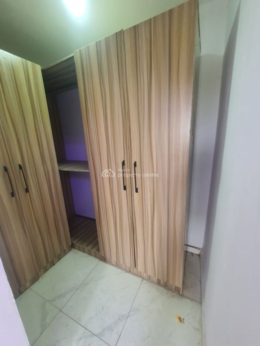 Spacious Standard 3 Bedroom Flat, Ilasan, Lekki, Lagos, Flat / Apartment for Rent