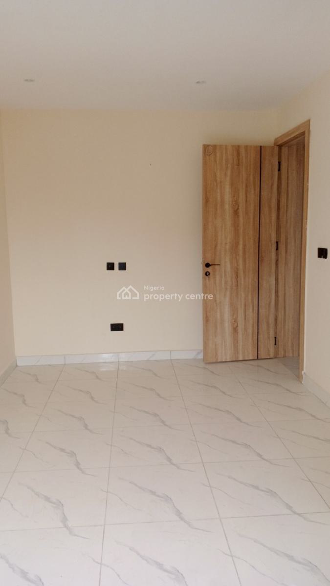 2 Bedroom Flat, Off Maiyugun Street, Ologolo, Lekki, Lagos, Flat / Apartment for Rent