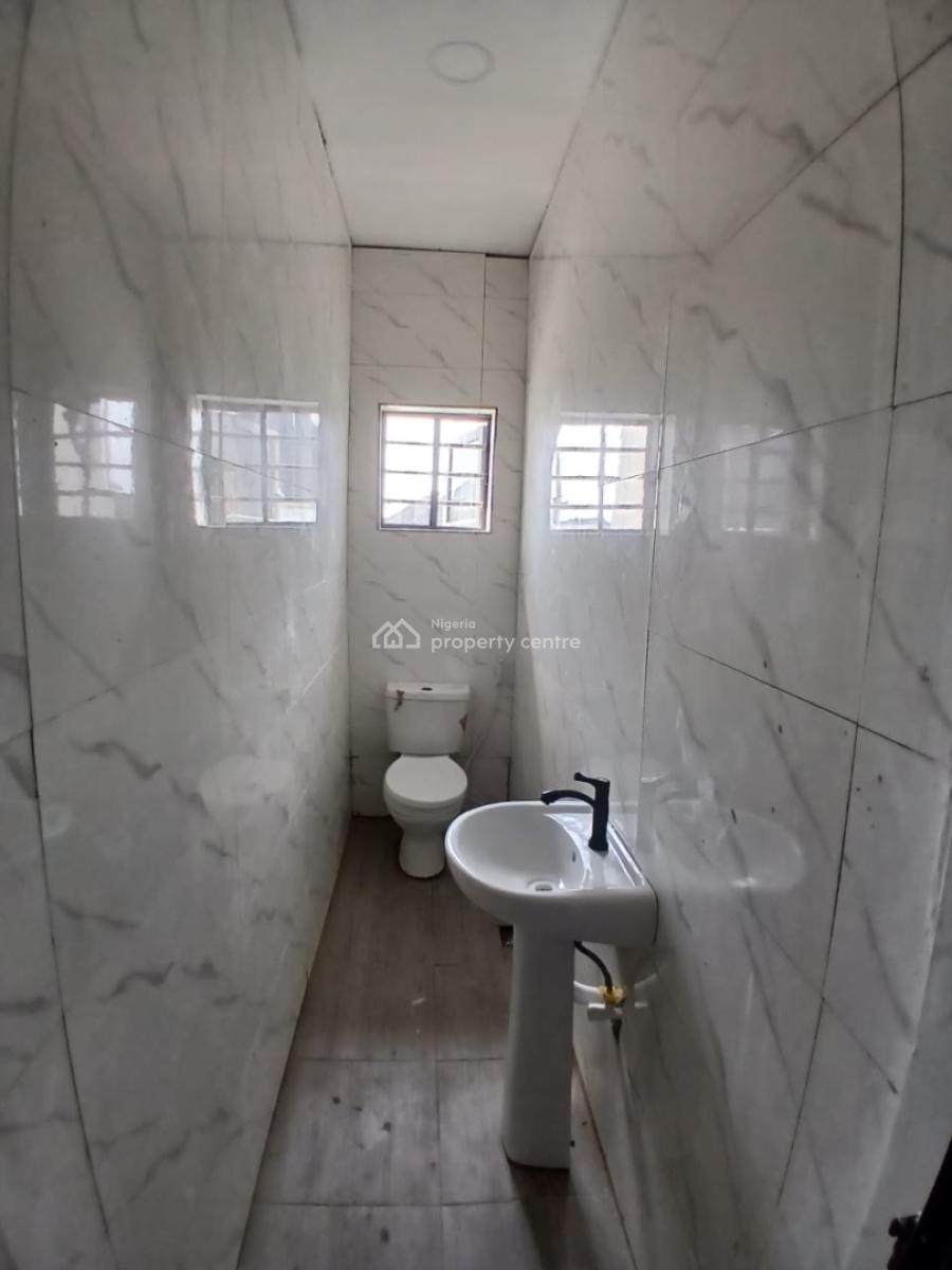 Nice and Spacious 2 Bedroom Apartment All Rooms En-suite, Seaside Estate, Badore, Ajah, Lagos, Flat / Apartment for Rent