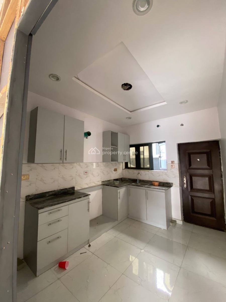 Executive 3 Bedroom Terraced Duplex with Swimming Pool, General Paint, Abraham Estate, Ajah, Lagos, Terraced Duplex for Rent