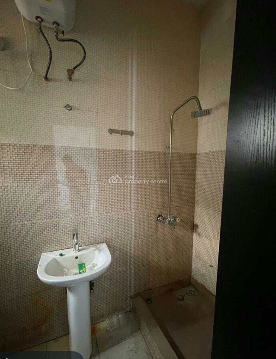 Spacious 3 Bedroom Apartment with Bq, Agungi, Lekki, Lagos, Flat / Apartment for Rent