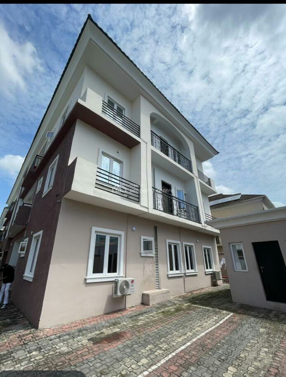 Spacious 3 Bedroom Apartment with Bq, Agungi, Lekki, Lagos, Flat / Apartment for Rent
