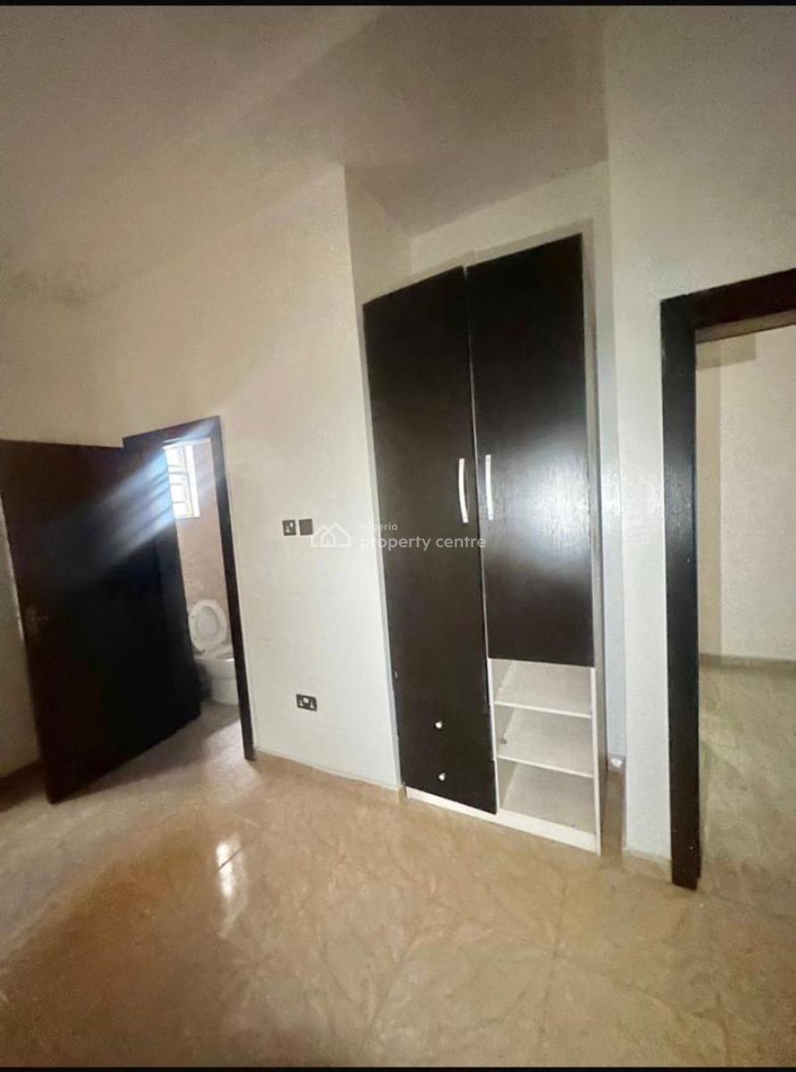 Room Upstairs, Osapa, Lekki, Lagos, Self Contain (single Rooms) for Rent