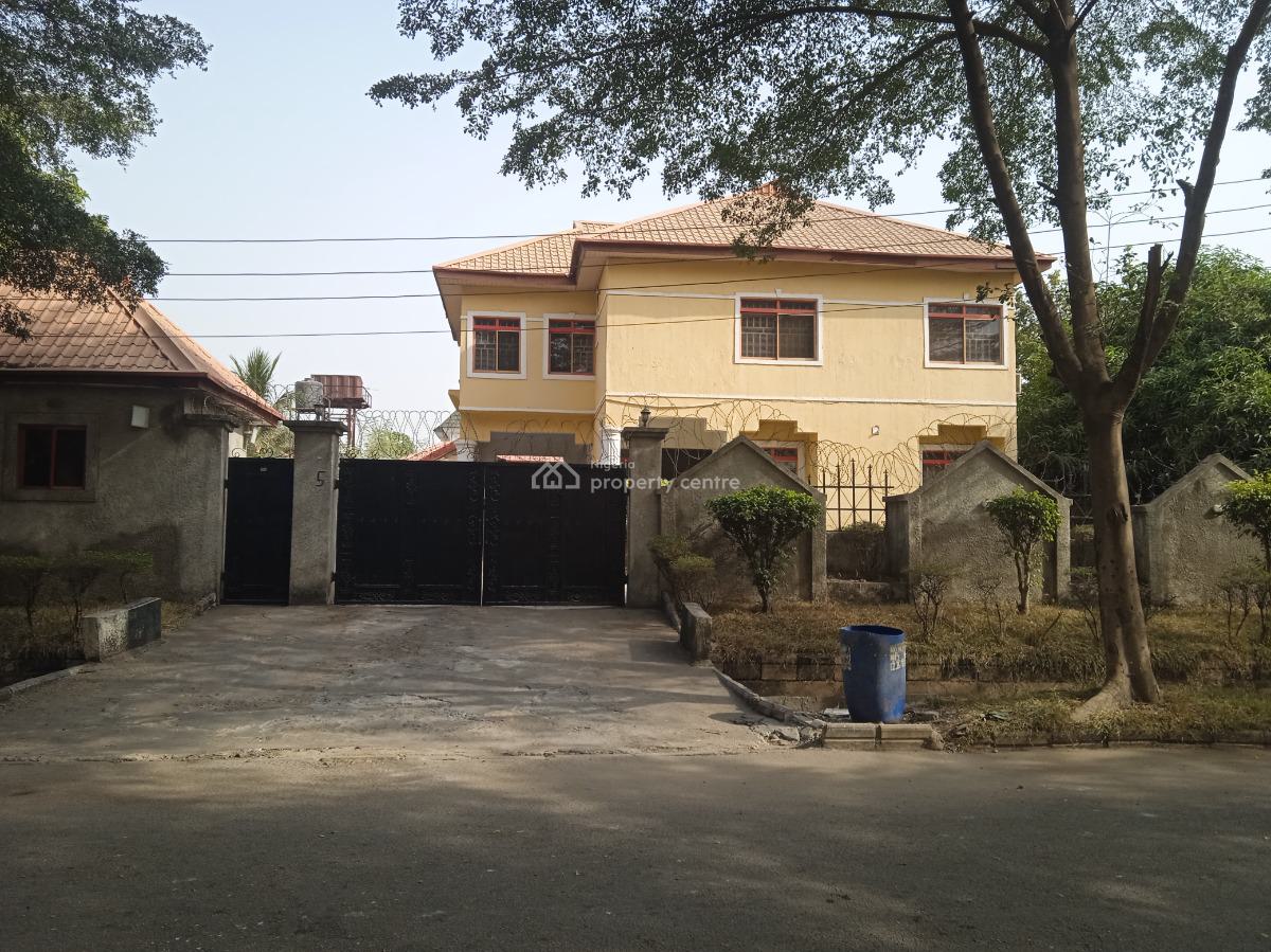 Detached Duplex in a Serene Area, Gwarinpa, Abuja, Detached Duplex for Sale