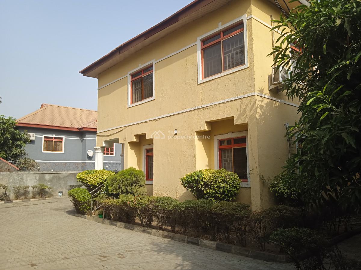 Detached Duplex in a Serene Area, Gwarinpa, Abuja, Detached Duplex for Sale