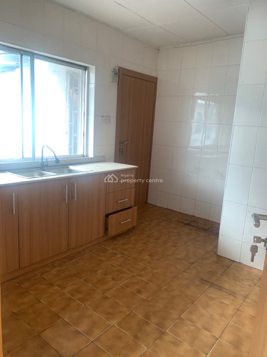 Well Maintained 3 Bedroom Apartments, Ikeja Gra, Ikeja, Lagos, Flat / Apartment for Rent