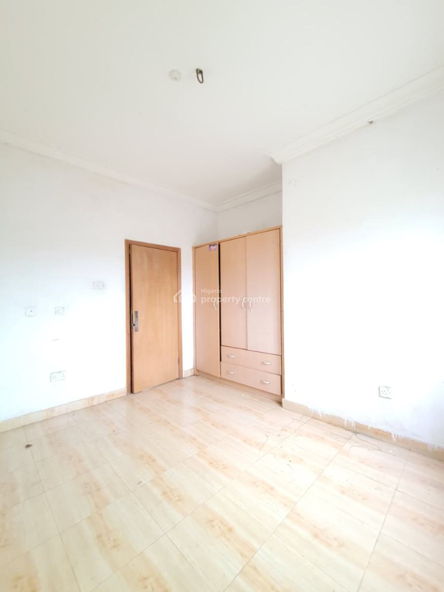 Spacious and Sharp 3 Bedroom Flat, Mobil Road, Ajah, Lagos, Flat / Apartment for Rent