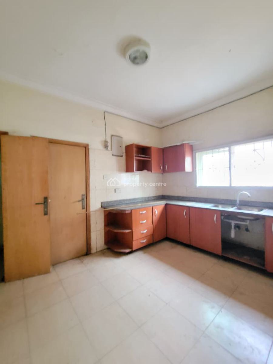 Spacious and Sharp 3 Bedroom Flat, Mobil Road, Ajah, Lagos, Flat / Apartment for Rent