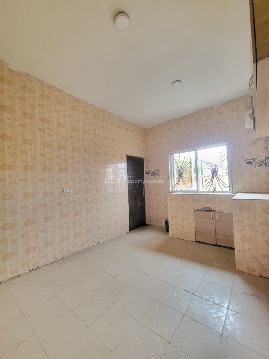Standard and Spacious 3 Bedroom Apartment, Mobil Road, Ajah, Lagos, Flat / Apartment for Rent