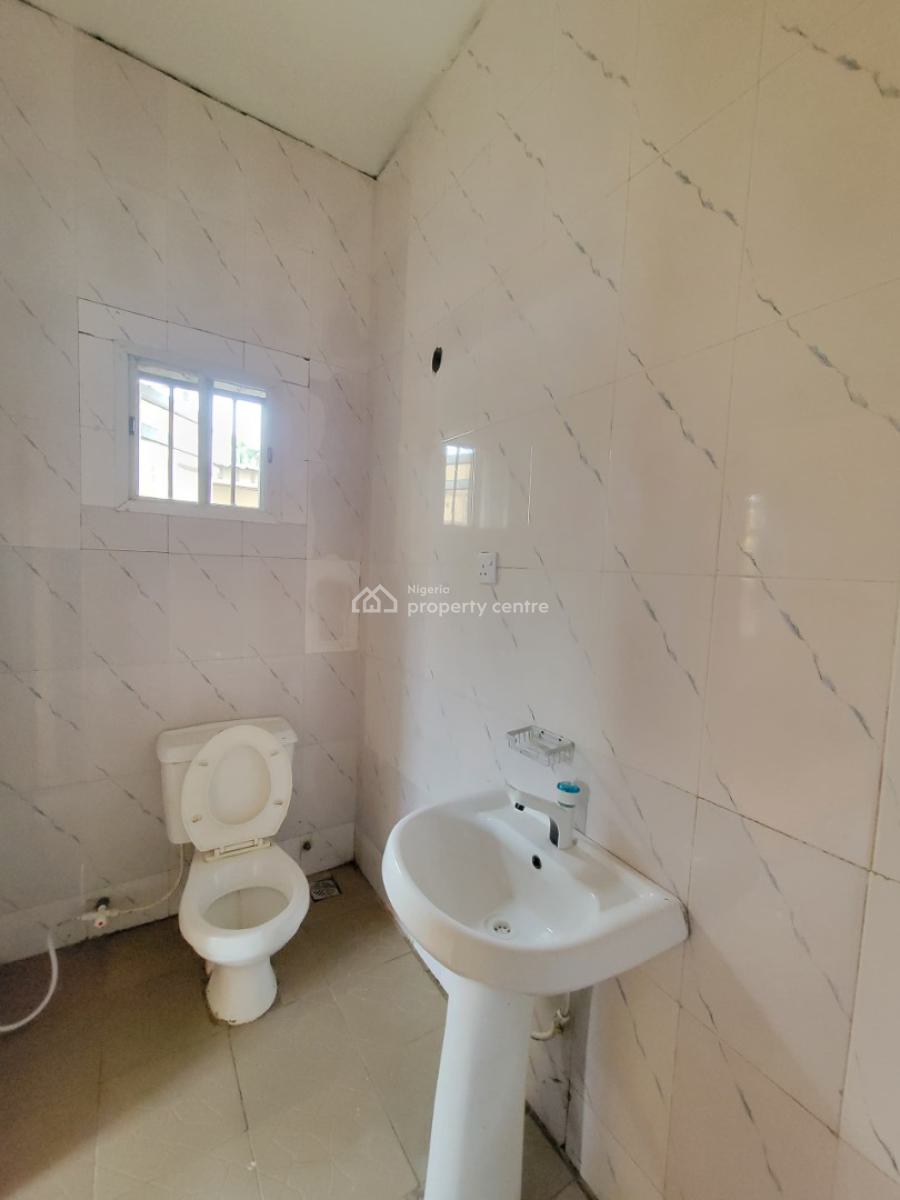 Standard and Spacious 3 Bedroom Apartment, Mobil Road, Ajah, Lagos, Flat / Apartment for Rent