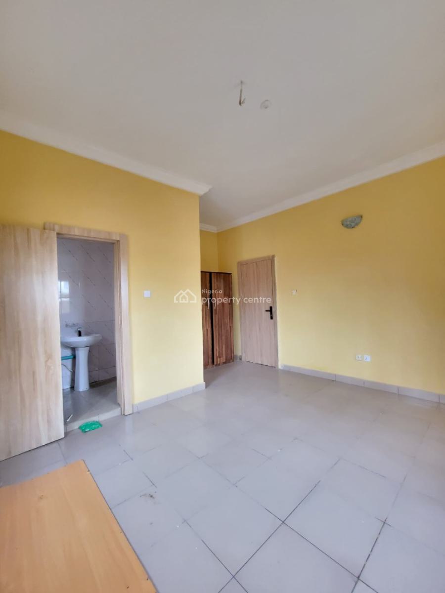 Standard and Spacious 3 Bedroom Apartment, Mobil Road, Ajah, Lagos, Flat / Apartment for Rent