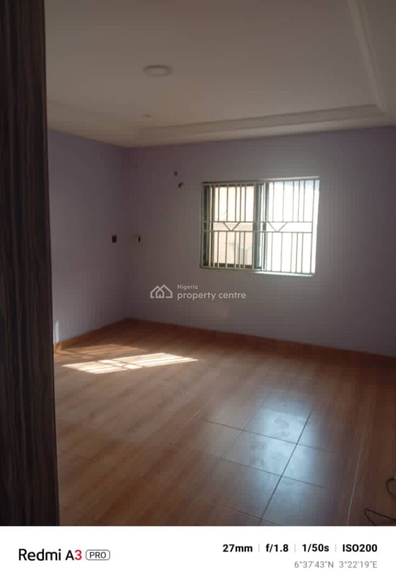 Nice and Spacious 3 Bedroom Apartment All Rooms En-suite, Omole Phase 2, Ikeja, Lagos, Flat / Apartment for Rent