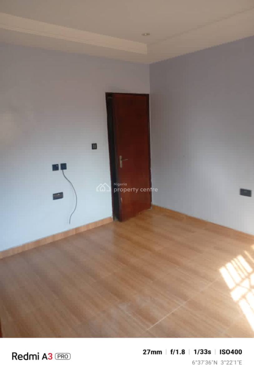 Nice and Spacious 3 Bedroom Apartment All Rooms En-suite, Omole Phase 2, Ikeja, Lagos, Flat / Apartment for Rent