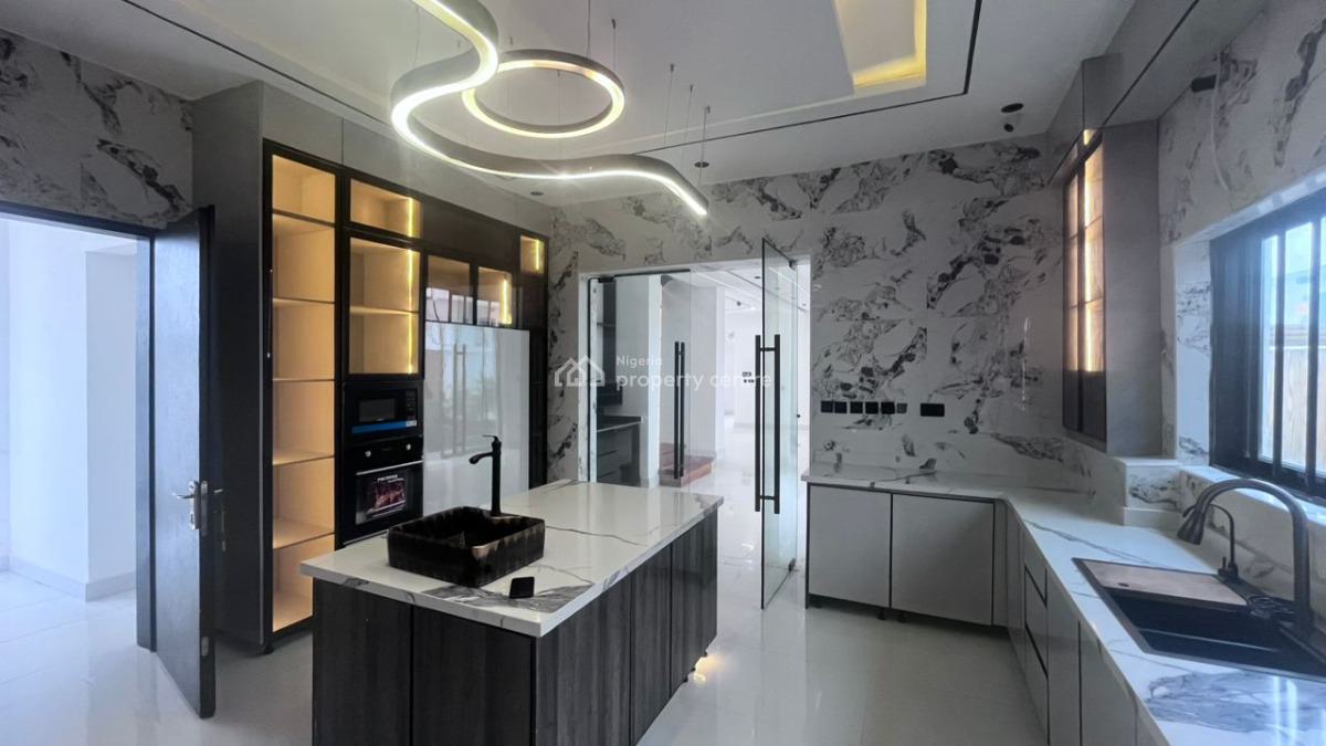 Massive 5-bedroom Terraced with Bq, Lekki Phase 1, Lekki, Lagos, Terraced Duplex for Sale