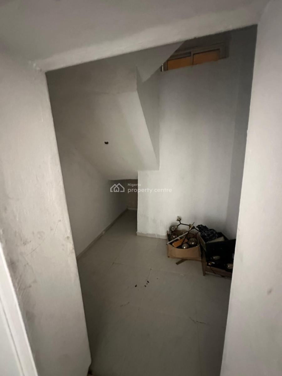 Neatly Used 2 Bedroom Apartment, Ologolo, Lekki, Lagos, Flat / Apartment for Rent