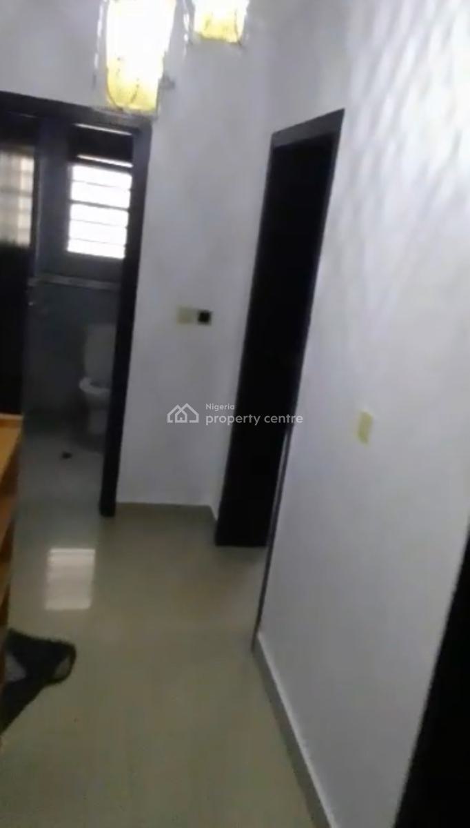 Luxury 3 Bedroom Upstairs, Aguda, Surulere, Lagos, Flat / Apartment for Sale