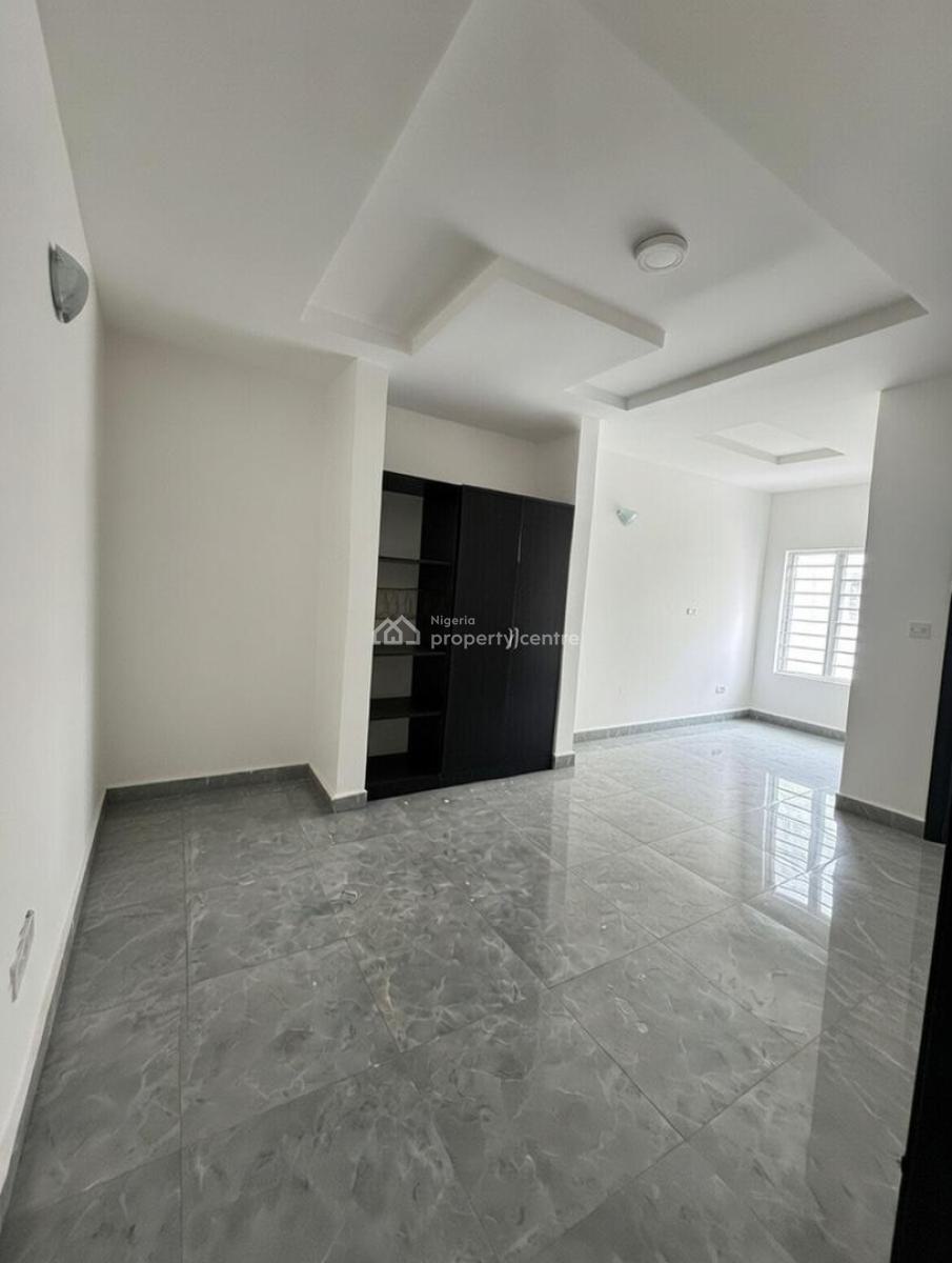 a Spacious Room and Parlor, Before Novare Shoprite, Lekki Phase 2, Lekki, Lagos, Mini Flat (room and Parlour) for Rent