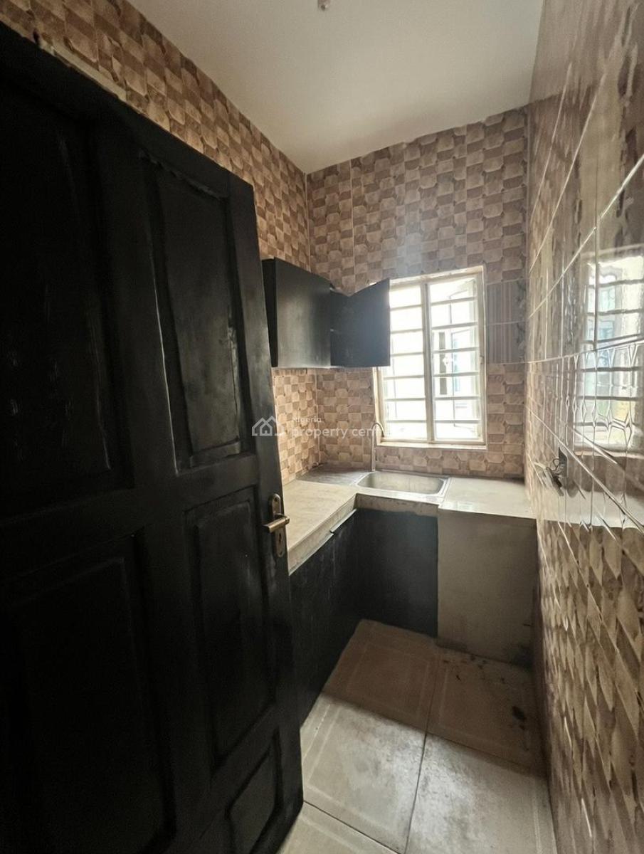 a Spacious Room and Parlor, Before Novare Shoprite, Lekki Phase 2, Lekki, Lagos, Mini Flat (room and Parlour) for Rent