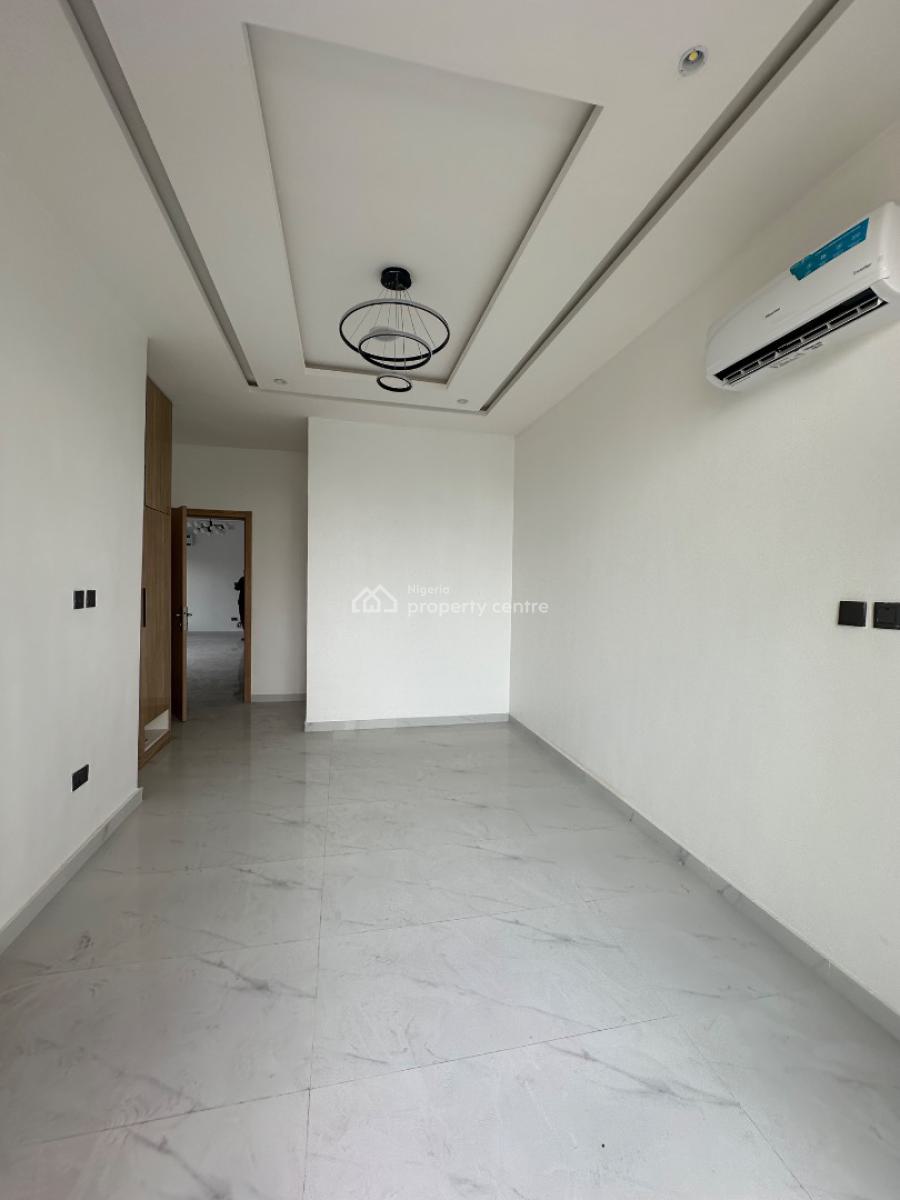 𝐖𝐄𝐋𝐋 𝐌𝐀𝐈𝐍𝐓𝐀𝐈𝐍𝐄𝐃 2 𝐁𝐄𝐃𝐑𝐎𝐎𝐌 𝐀𝐏𝐀𝐑𝐓𝐌𝐄𝐍𝐓, Ikate, Lekki, Lagos, Flat / Apartment for Rent