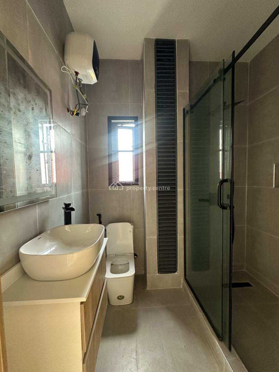 𝐖𝐄𝐋𝐋 𝐌𝐀𝐈𝐍𝐓𝐀𝐈𝐍𝐄𝐃 2 𝐁𝐄𝐃𝐑𝐎𝐎𝐌 𝐀𝐏𝐀𝐑𝐓𝐌𝐄𝐍𝐓, Ikate, Lekki, Lagos, Flat / Apartment for Rent