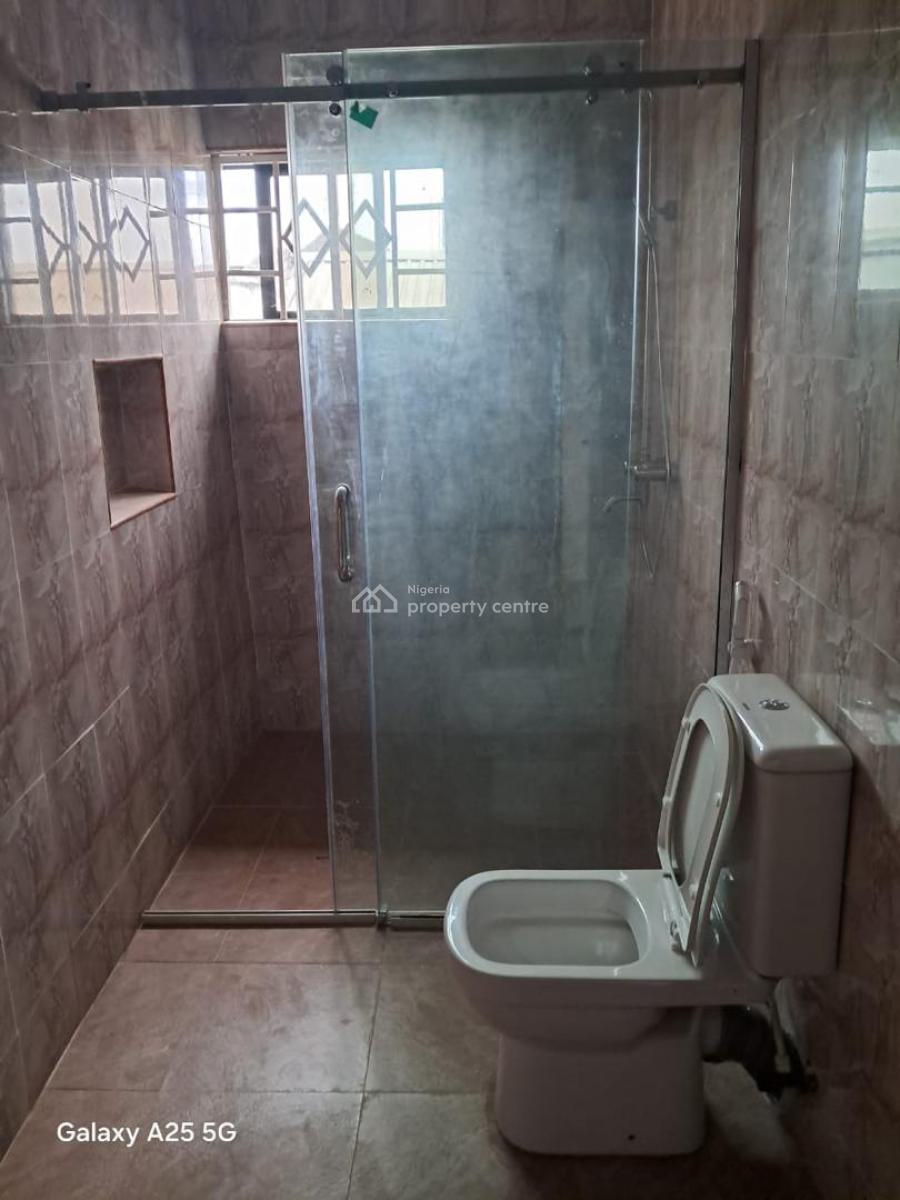 Decent and Spacious 3 Bedroom Flat, Ikeja Gra, Ikeja, Lagos, Flat / Apartment for Rent