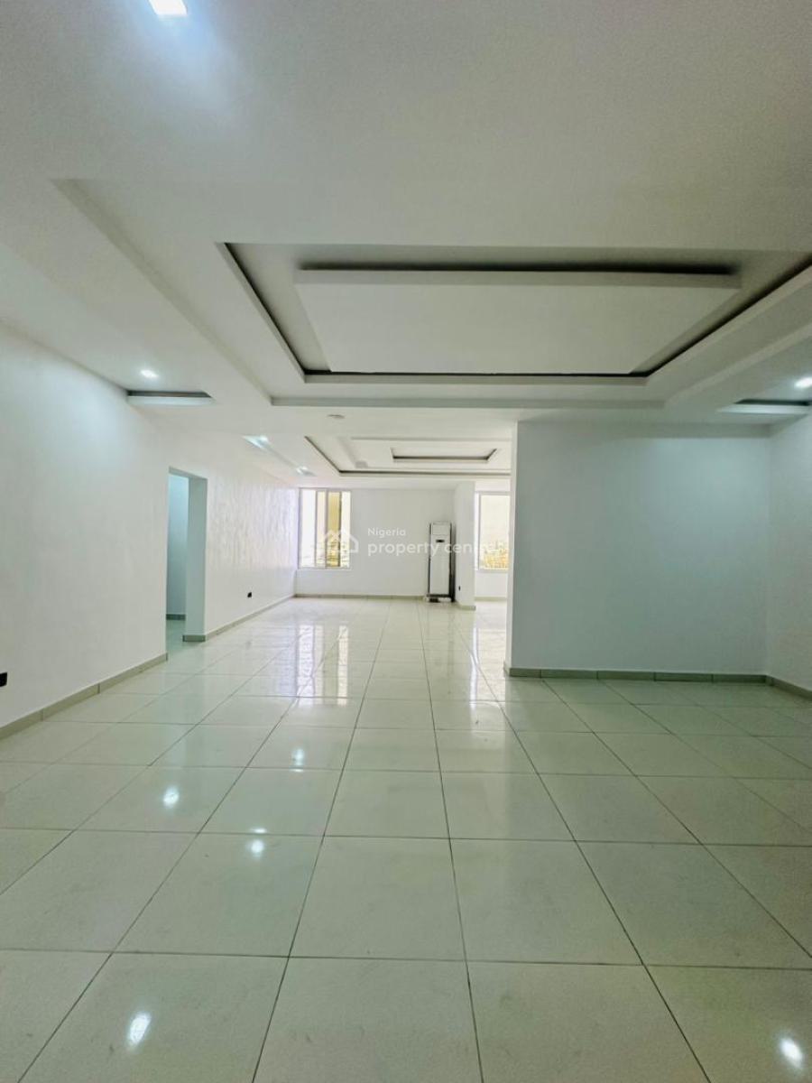 Nicely Built 4 Bedroom Penthouse with Swimming Pool , Gym & Elevator, Lekki Phase 1, Lekki, Lagos, Flat / Apartment for Sale