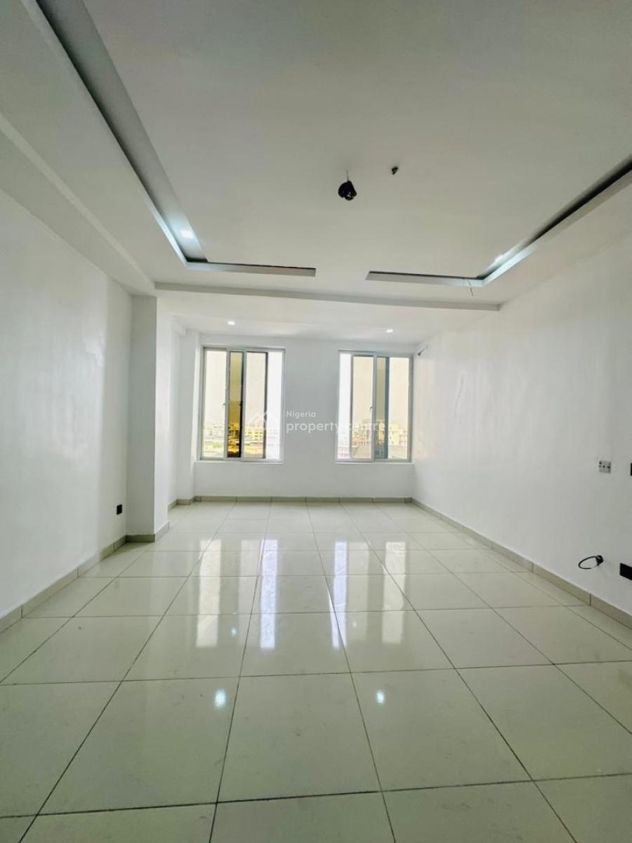 Nicely Built 4 Bedroom Penthouse with Swimming Pool , Gym & Elevator, Lekki Phase 1, Lekki, Lagos, Flat / Apartment for Sale