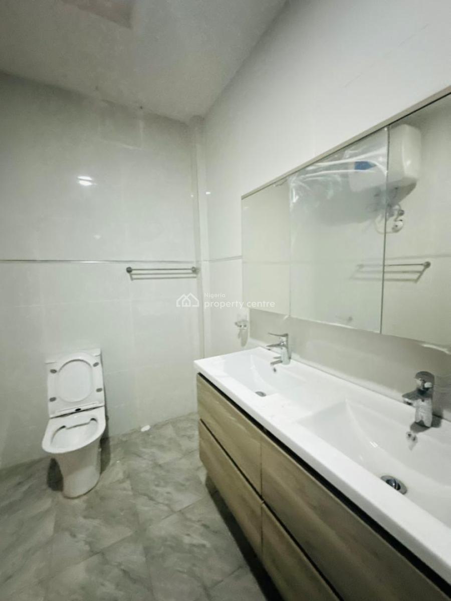 Nicely Built 4 Bedroom Penthouse with Swimming Pool , Gym & Elevator, Lekki Phase 1, Lekki, Lagos, Flat / Apartment for Sale