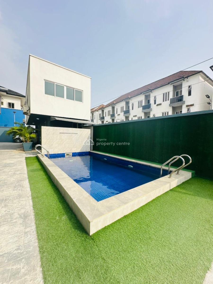 Nicely Built 4 Bedroom Penthouse with Swimming Pool , Gym & Elevator, Lekki Phase 1, Lekki, Lagos, Flat / Apartment for Sale