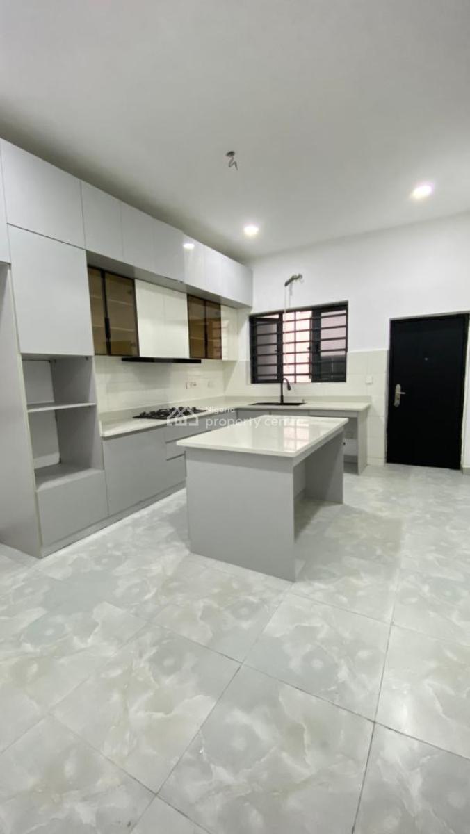 Neatly Built 3 Bedroom Apartment with Gym & Elevator, Ikate, Lekki, Lagos, Flat / Apartment for Rent