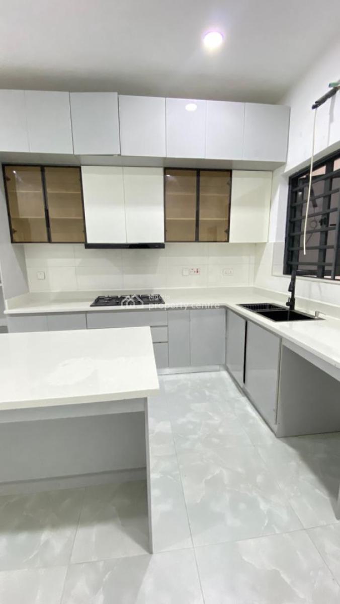 Neatly Built 3 Bedroom Apartment with Gym & Elevator, Ikate, Lekki, Lagos, Flat / Apartment for Rent