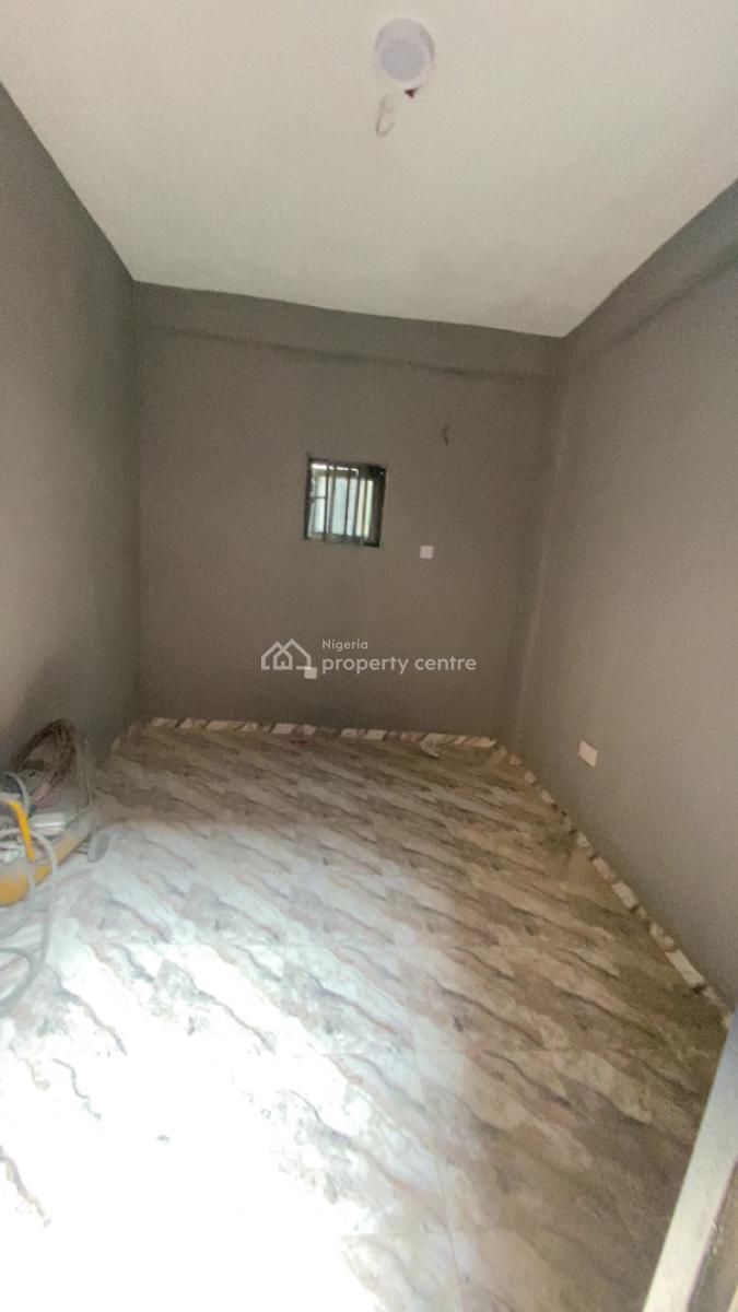 Shop Space in a Complex, Lawanson Road, Lawanson, Surulere, Lagos, Shop for Rent