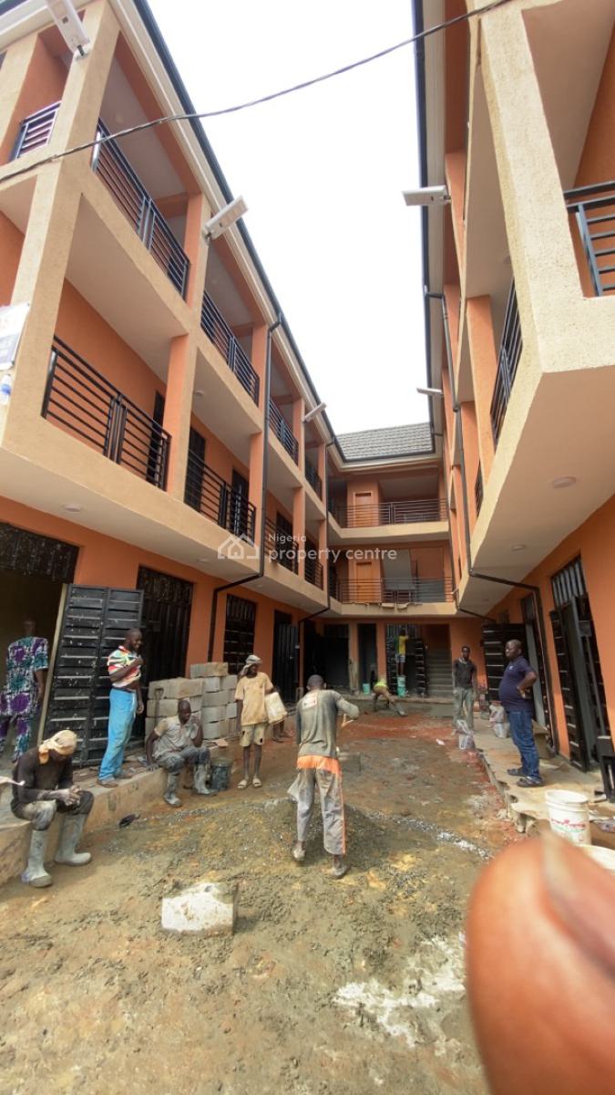 Shop Space in a Complex, Lawanson Road, Lawanson, Surulere, Lagos, Shop for Rent