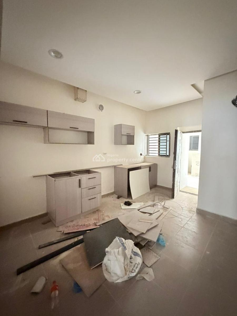 Nicely Built 3 Bedroom Apartment, Yaba, Lagos, Flat / Apartment for Sale