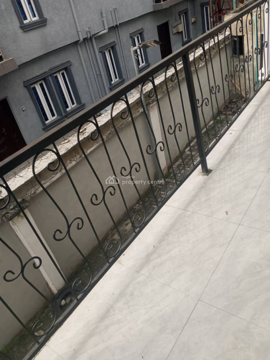 Lovely and Well Maintained 2 Bedroom Apartment, Golf Road, Lakowe, Ibeju Lekki, Lagos, Flat / Apartment for Rent