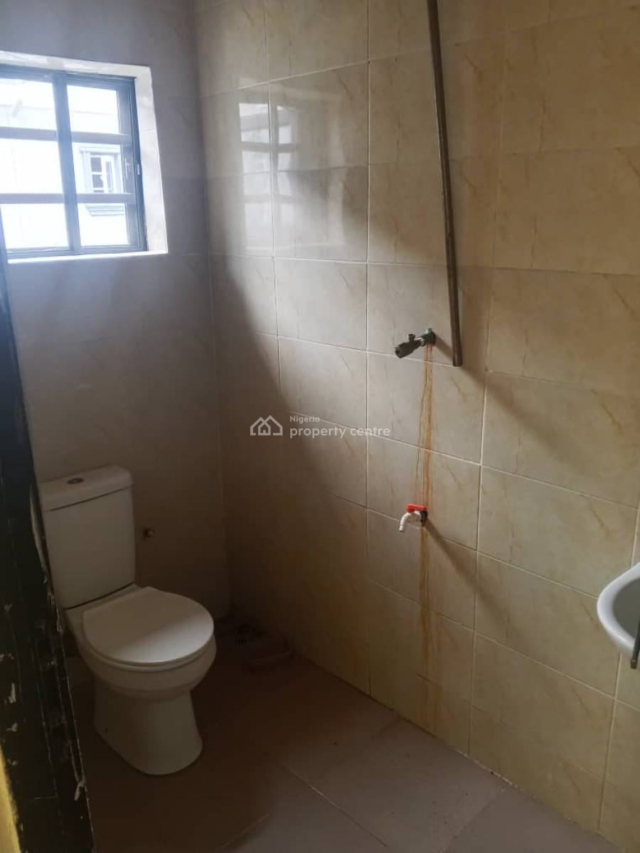 Lovely and Well Maintained 2 Bedroom Apartment, Golf Road, Lakowe, Ibeju Lekki, Lagos, Flat / Apartment for Rent