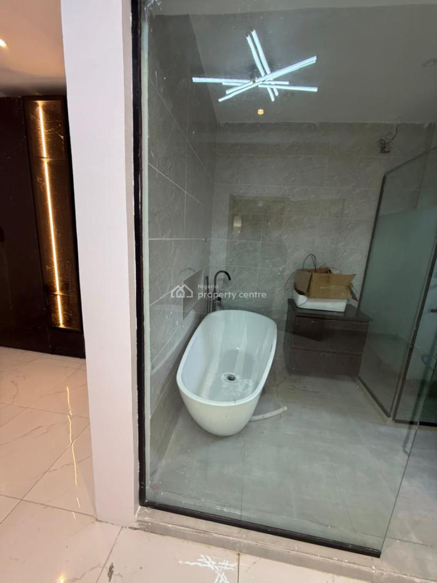 Spacious  1 Bedroom Apartment, Freedom Way, Lekki Phase 1, Lekki, Lagos, Block of Flats for Sale