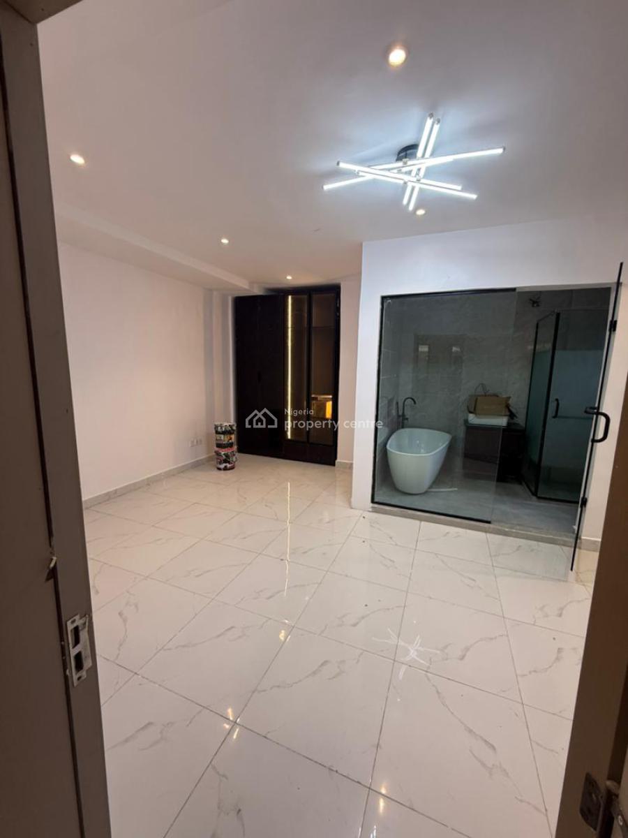 Spacious  1 Bedroom Apartment, Freedom Way, Lekki Phase 1, Lekki, Lagos, Block of Flats for Sale