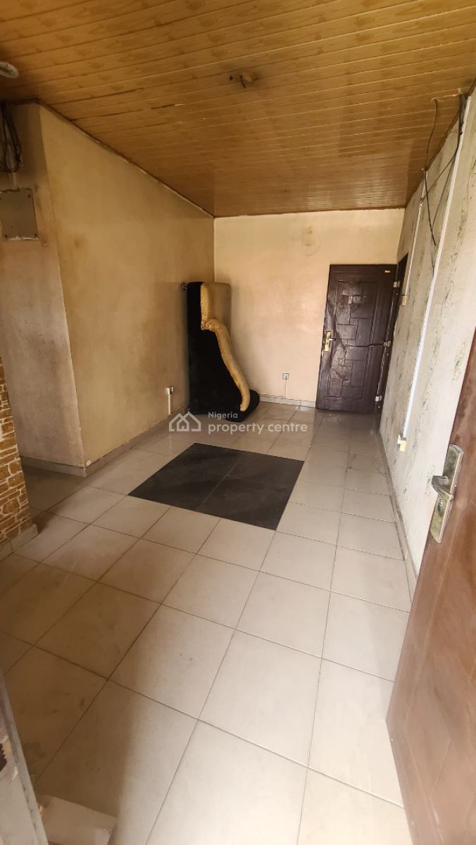 Standard 1bedroom Flat Upstairs with 1toilet 1bath, Off Aborishade Road, Lawanson, Surulere, Lagos, Mini Flat (room and Parlour) for Rent