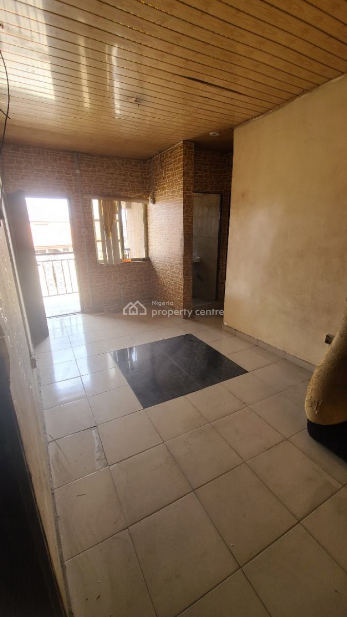Standard 1bedroom Flat Upstairs with 1toilet 1bath, Off Aborishade Road, Lawanson, Surulere, Lagos, Mini Flat (room and Parlour) for Rent