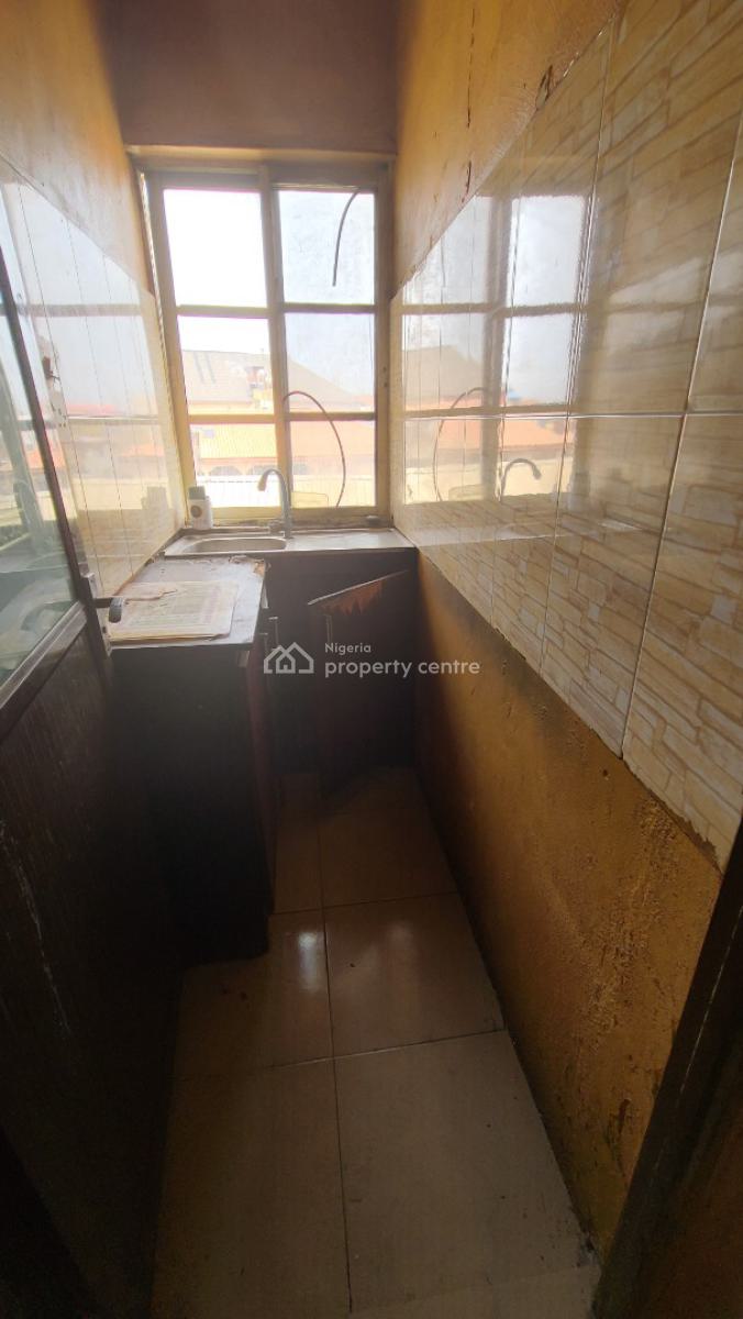 Standard 1bedroom Flat Upstairs with 1toilet 1bath, Off Aborishade Road, Lawanson, Surulere, Lagos, Mini Flat (room and Parlour) for Rent