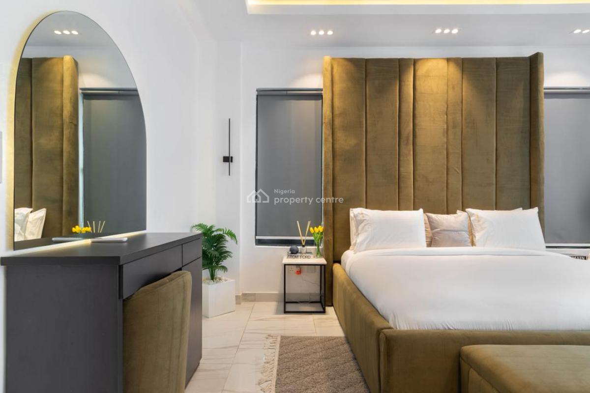 Luxury 2bedroom Apartment with Pool, Tennis, Snooker, Lekki Phase 1, Lekki, Lagos, Flat / Apartment Short Let