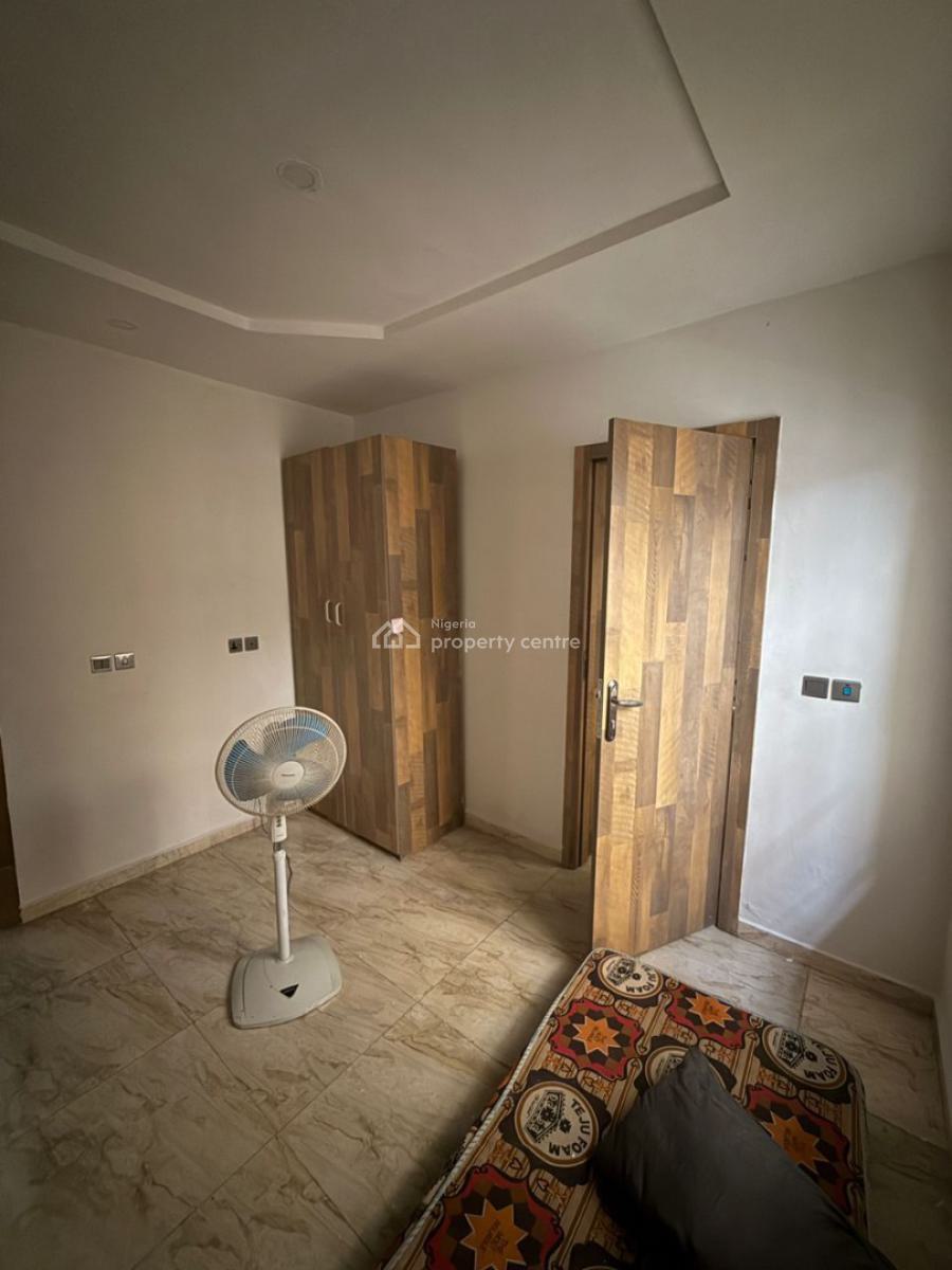 Partly Furnished Semi Masters Sharing Kitchen, Orchid Road, Lekki, Lagos, Flat / Apartment for Rent