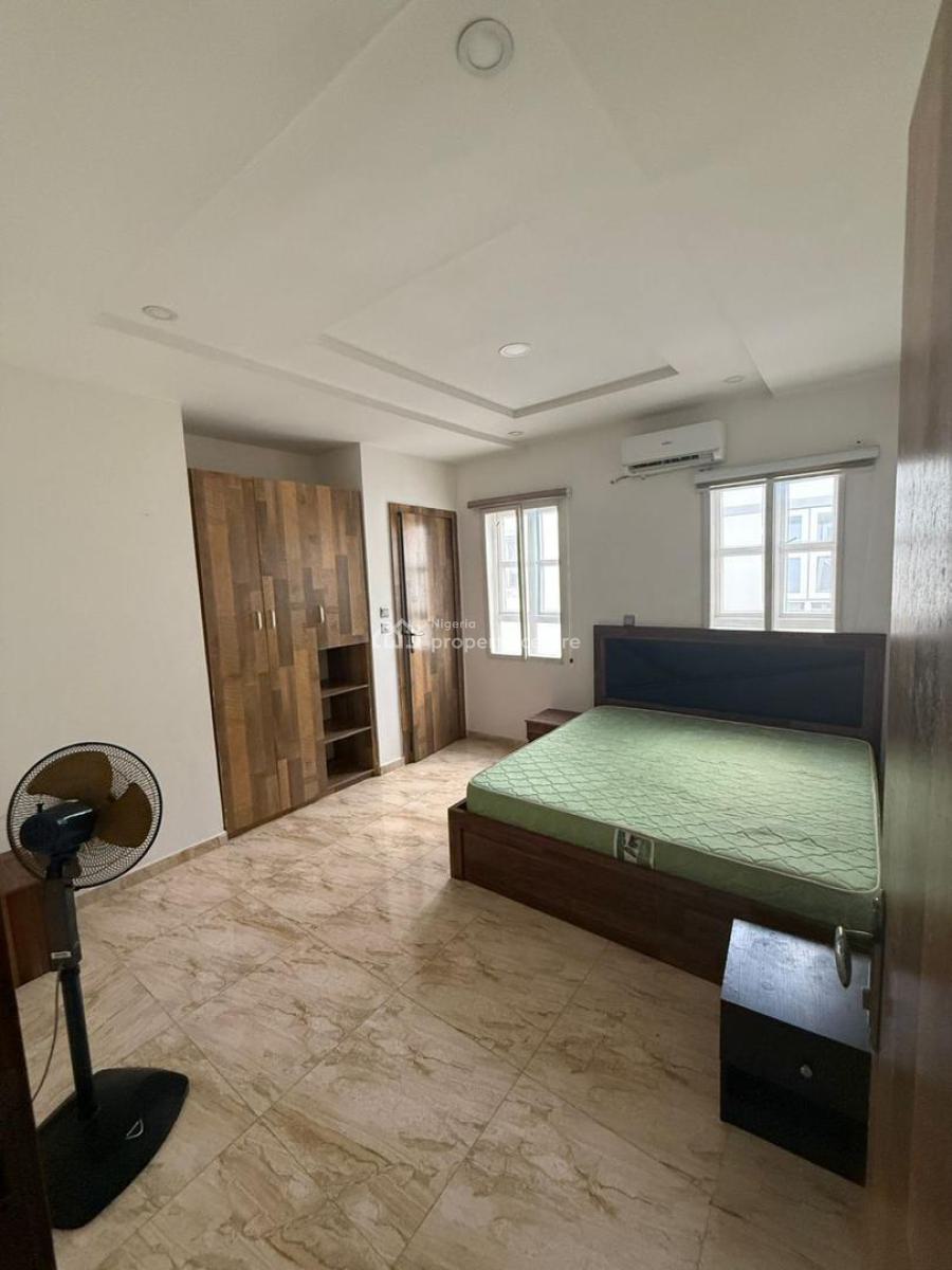 Partly Furnished Semi Masters Sharing Kitchen, Orchid Road, Lekki, Lagos, Flat / Apartment for Rent