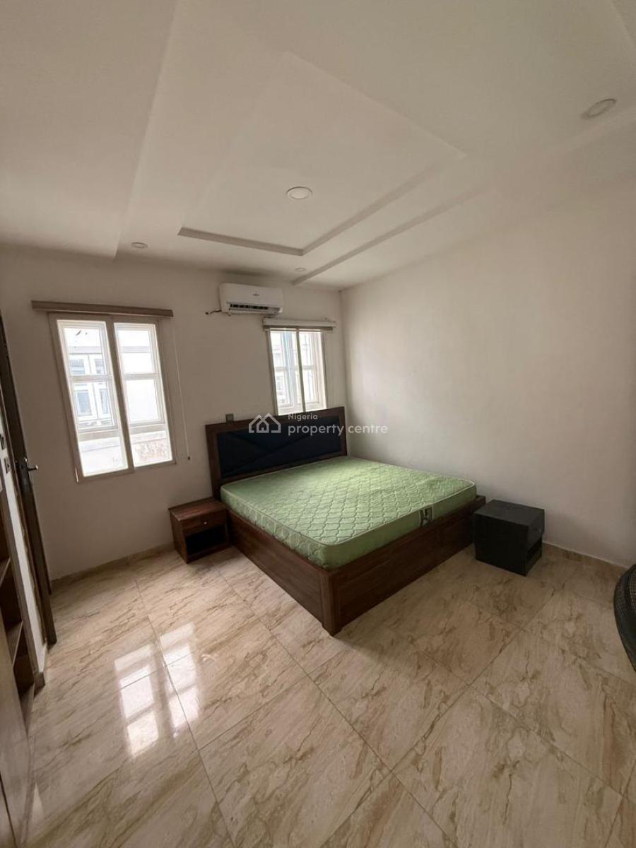 Partly Furnished Semi Masters Sharing Kitchen, Orchid Road, Lekki, Lagos, Flat / Apartment for Rent